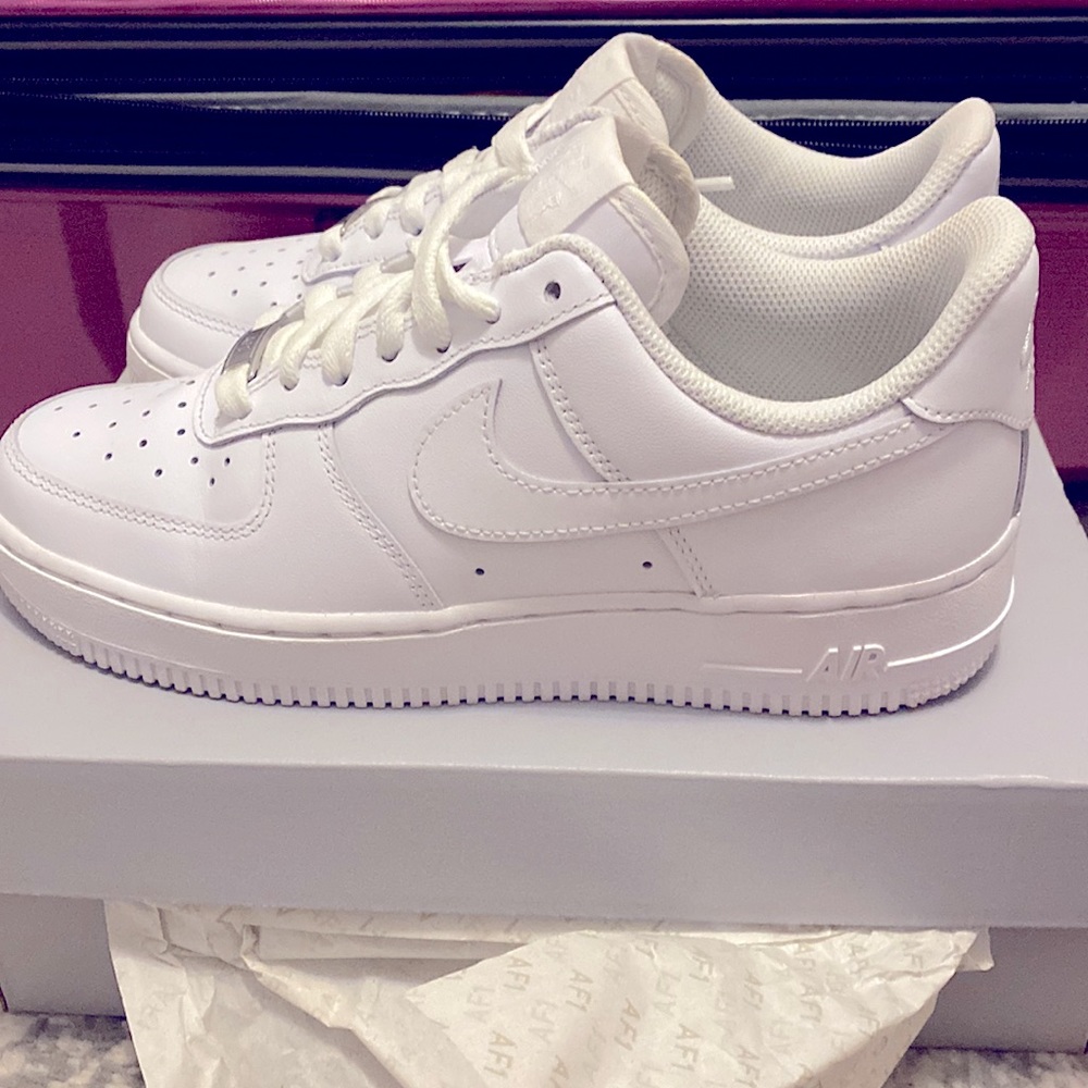 NIKE Air Force ones womens 7.5 with box